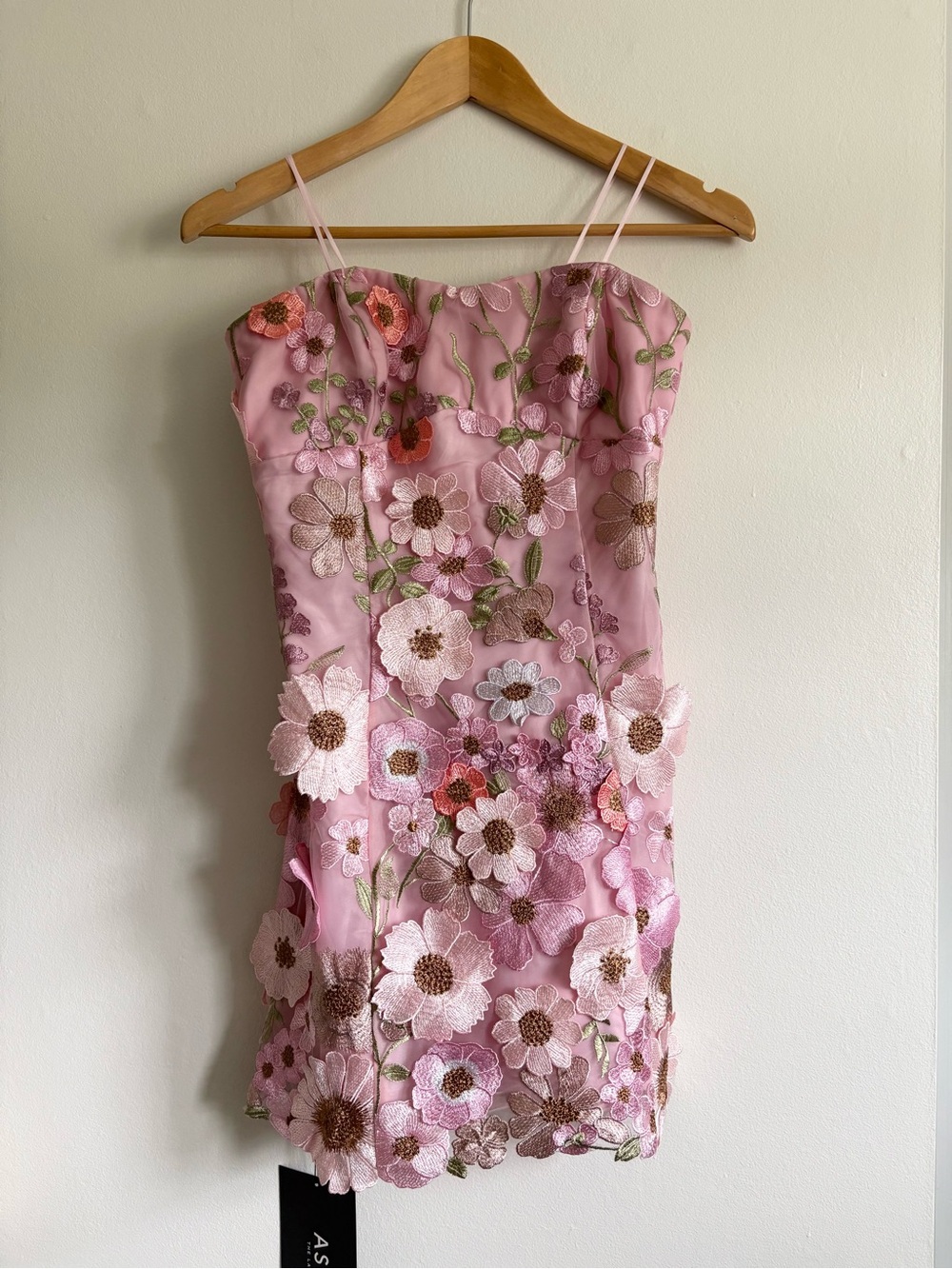 ASTR Julisa Embroidered Floral Strapless Mini Dress NEW - Picture 3 of 9
